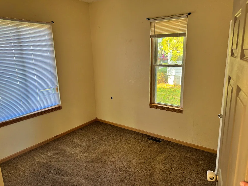 3 bed, 1251 sqft, $2,000 — Photo 4