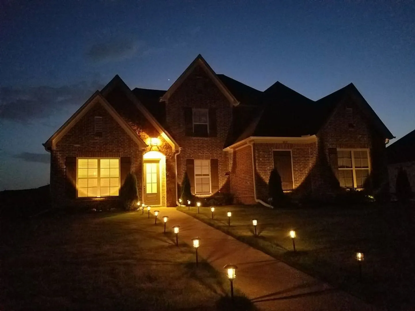 Gated Community minutes from Silo Square in Southaven! 5 BR/ 3 BA in Estates of Snowden Grove — Photo 2