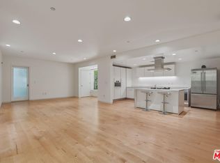 825 N Kings Rd #1, West Hollywood, CA 90069