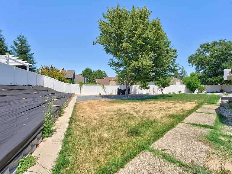 1118 Cresthaven Dr — Photo 25