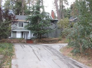 22871 Laurel Ln, Crestline, CA 92325