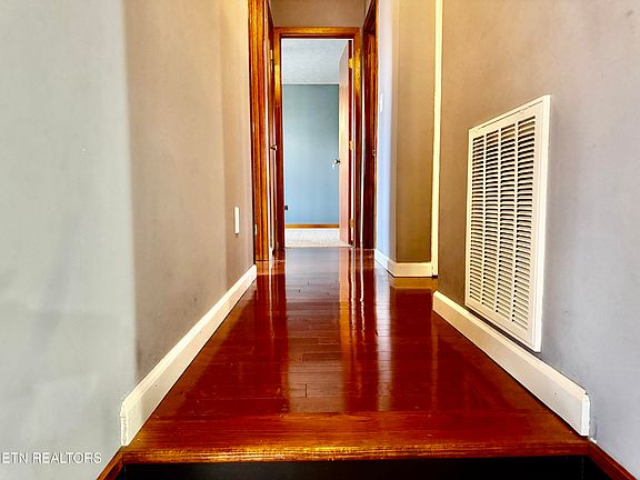 5th image of 450 Forest Hills Dr