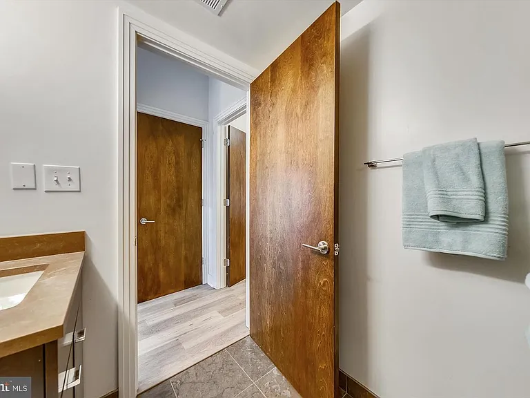 2360 Champlain St NW #1.4 — Photo 17
