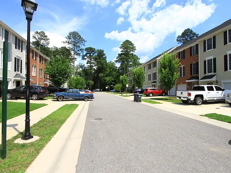 129 Parkway Ct — Photo 18