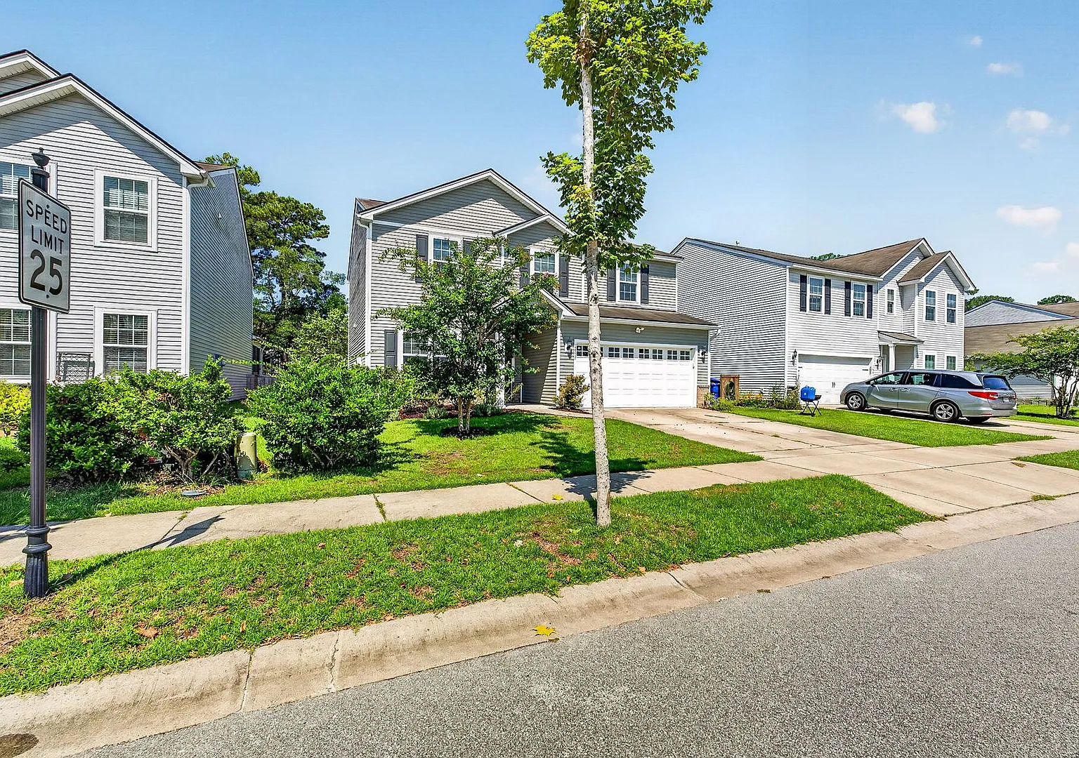 Spacious Living in West Ashley — Photo 4