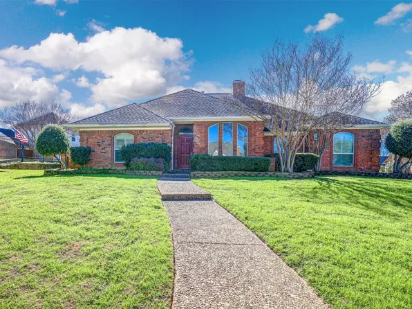 2200 Edgewater Ct, Bedford, TX 76021