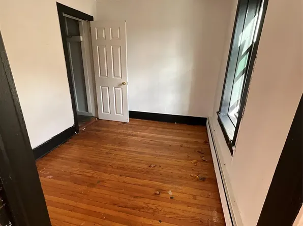 79 W Main St, Pt Jervis, NY