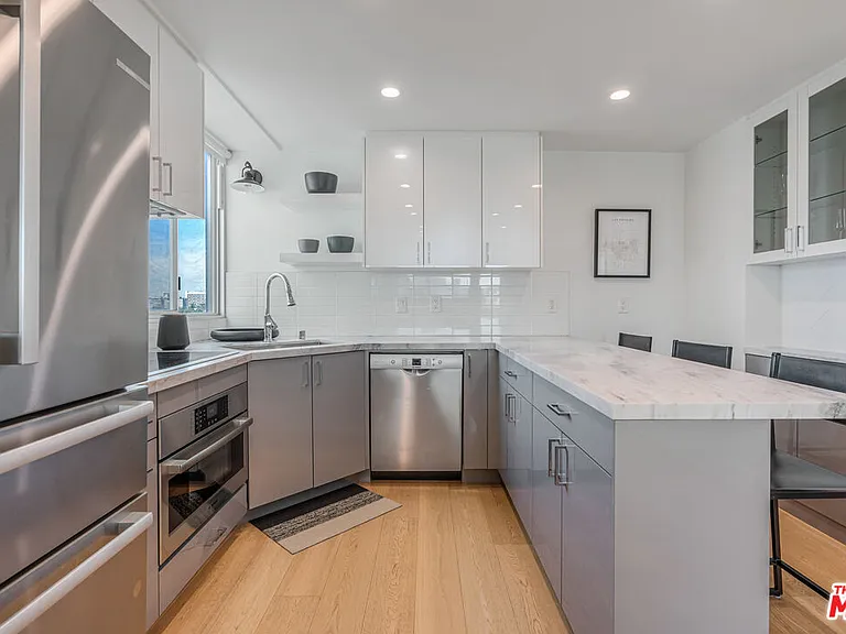 10501 Wilshire Blvd #1012 — Photo 4
