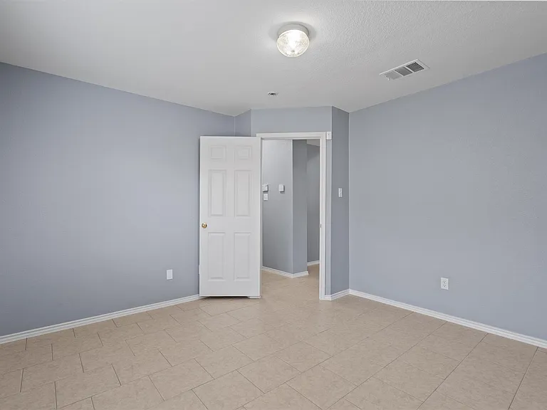12629 James Polk St — Photo 29