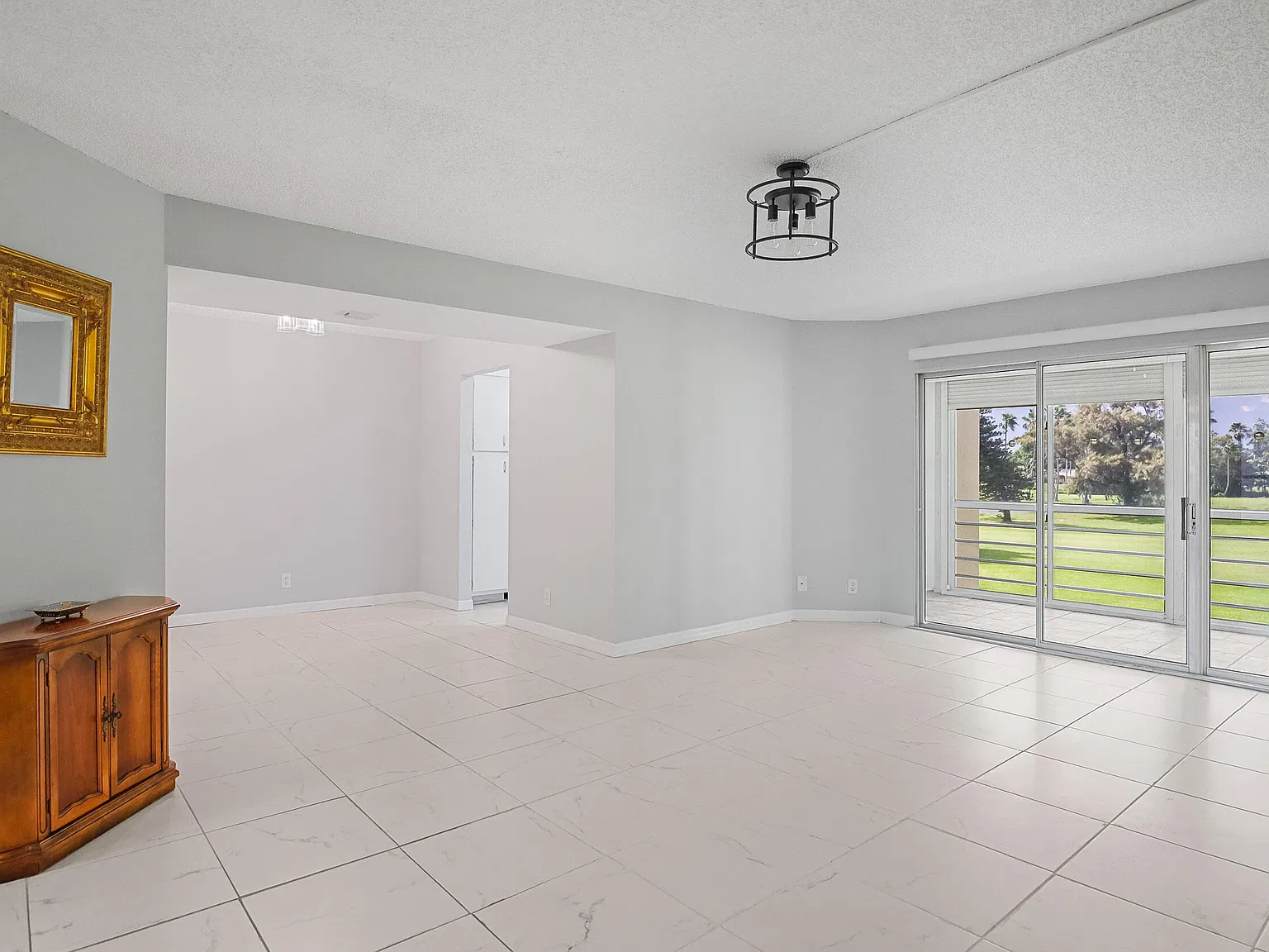 2 bed, 2.0 bath, 1090 sqft, $1,800 — Photo 1