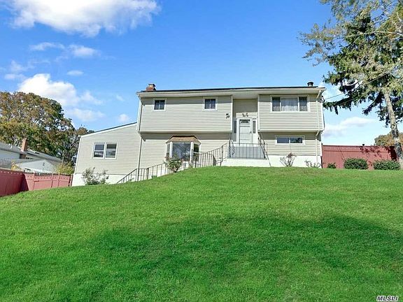 3rd image of 343 Peconic St