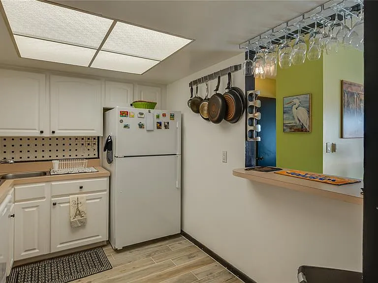 4900 Brittany Dr S #411 — Photo 18