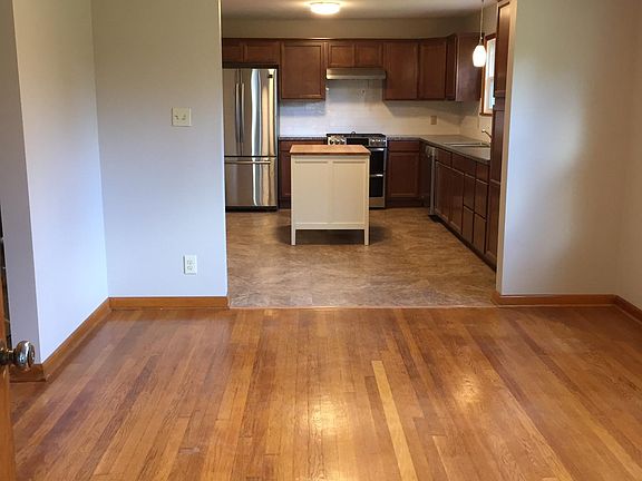 5th image of 32 Maplewood Ave