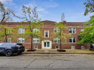 2207 W School St, Chicago, IL 60618