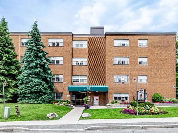 27 Seeley Drive, 25 Seeley Dr, Toronto, ON M3M 2V7