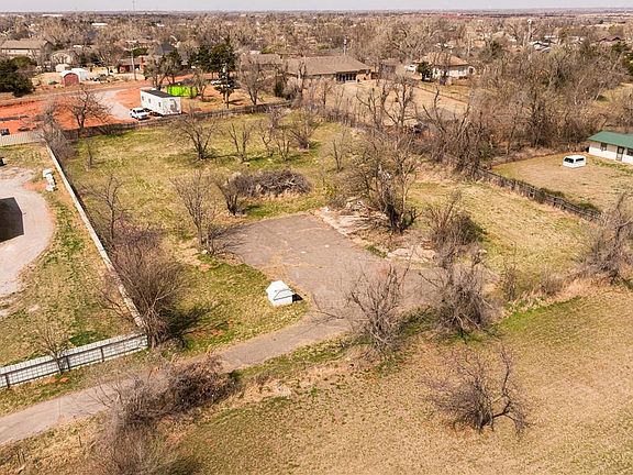 2nd image of 2111 E State Highway 152