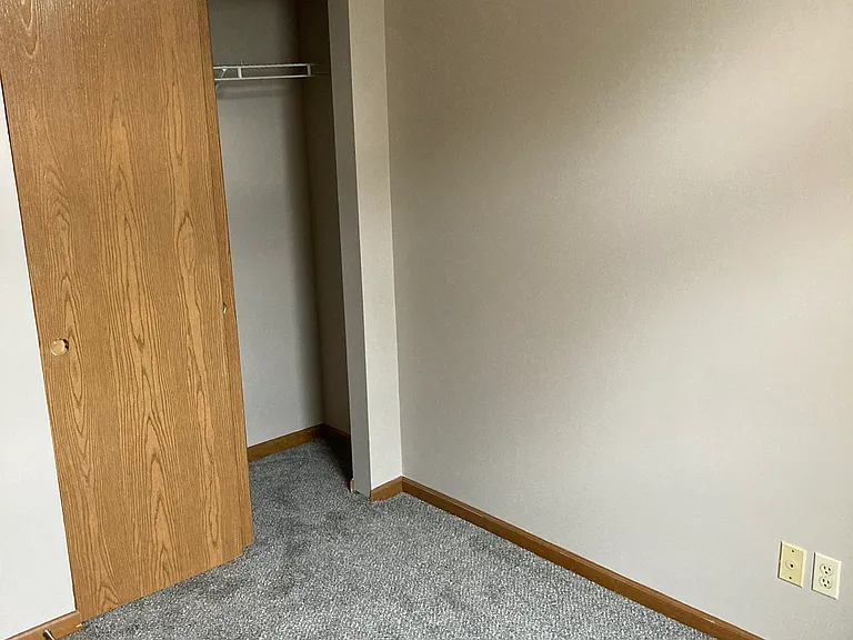 4930 Marigold Ln — Photo 2