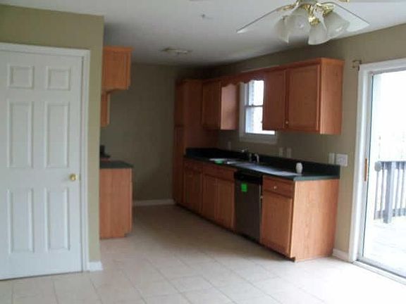 3rd image of 4531 Artelia Dr