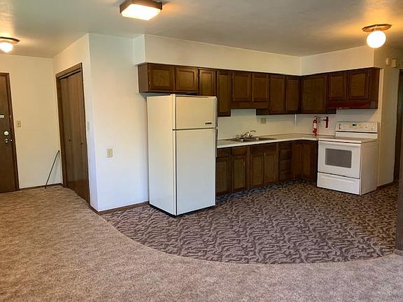 2nd image of 215 E 15th St #11