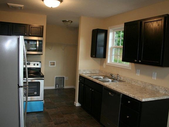 2nd image of 125 Monarch Ct