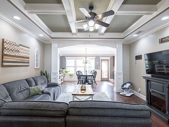 3rd image of 4059 Glen Laurel Dr E