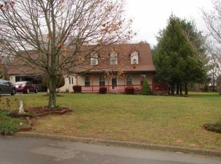 302 Autumn Ridge Dr, Somerset, KY 42503