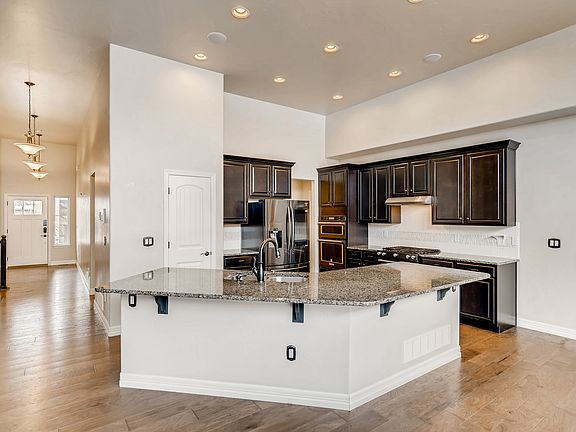 5th image of 10853 Checo Way