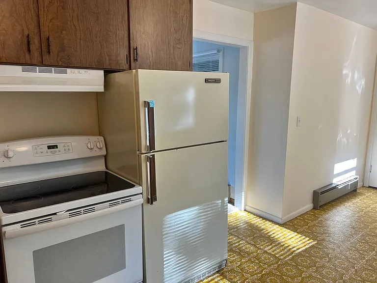 16043 Sylvester Rd SW — Photo 5