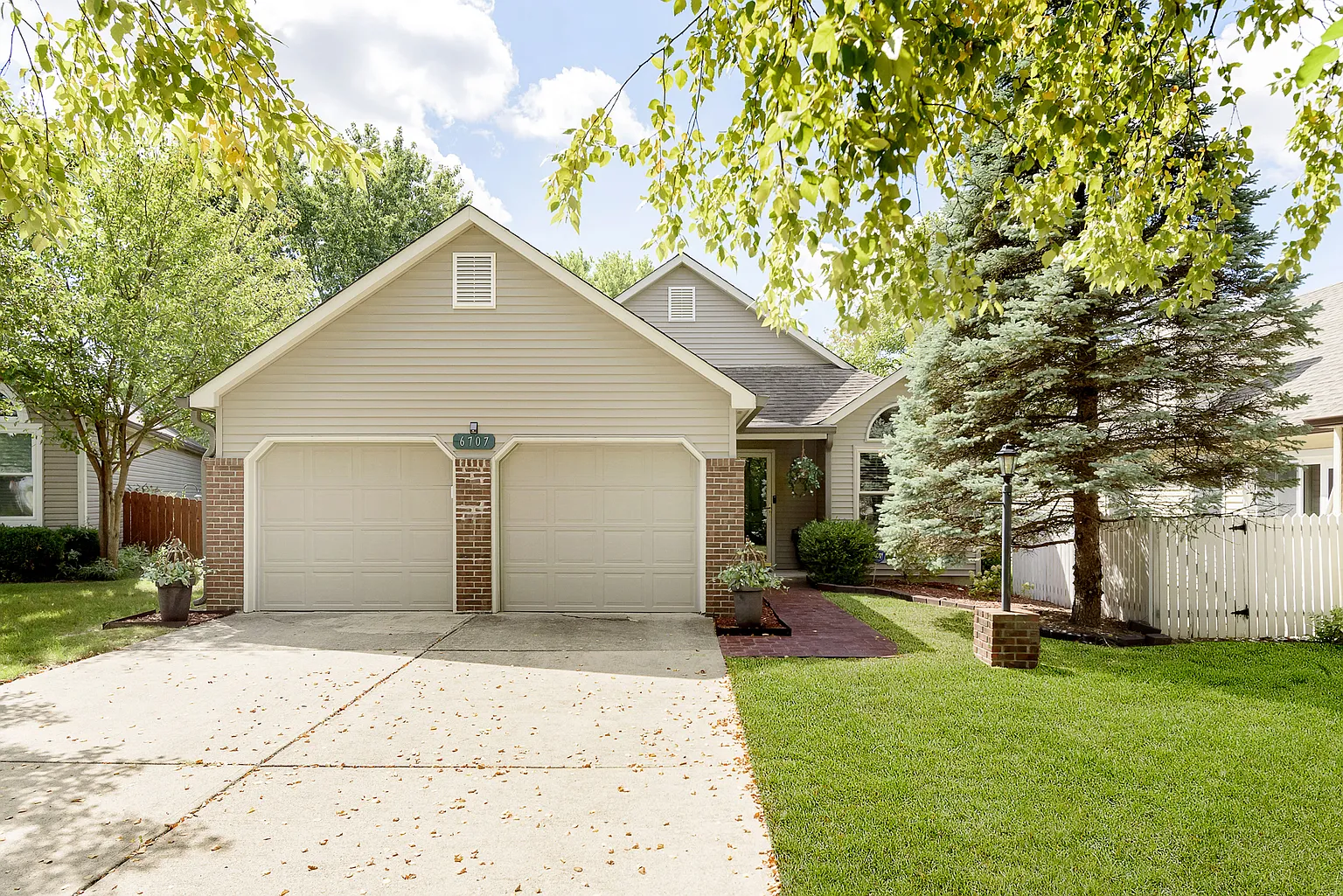 6707 Huntsmen Ct photo 1