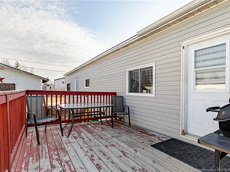34 Elmdale Cres — Photo 17