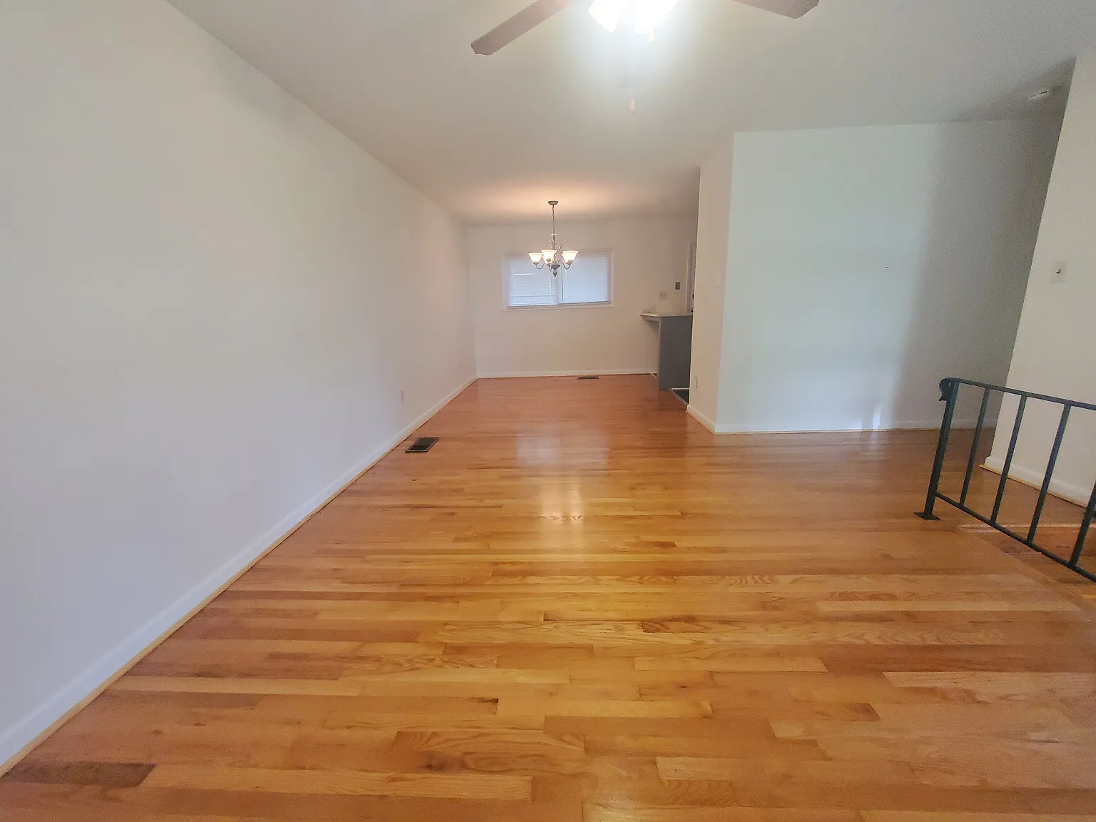 4 bed, 1.5 bath, 962 sqft, $2,500 — Photo 3