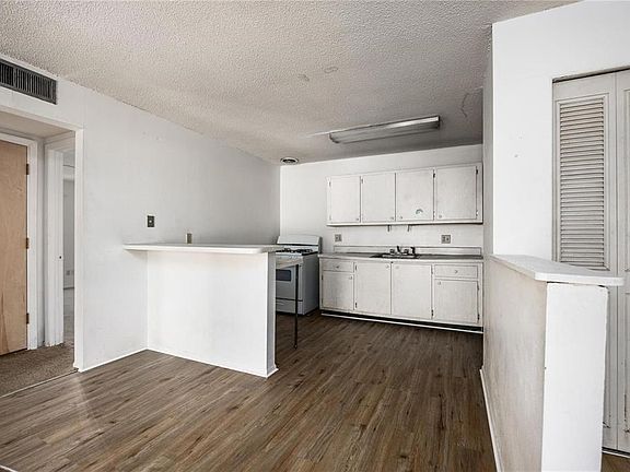 5th image of 1700 SW 16th Ct APT K22