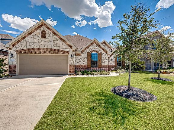 2nd image of 20255 Aspenwilde Dr