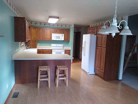 2nd image of 1411 Andrews Dr