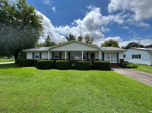 415 Brian Dr, Olney, IL 62450