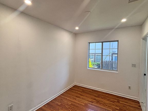 5th image of 1015 S Plymouth Blvd #1015