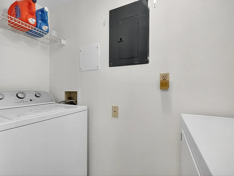 2512 SE Anchorage Cv #2 — Photo 23