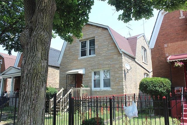 2nd image of 925 N Kedvale Ave