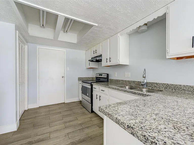 7506 Stone Pine Ln — Photo 7