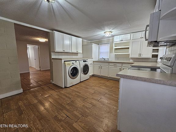 4th image of 125 Dexter Dr