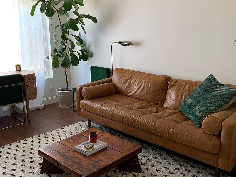 1st image of 4121 Wade St #1