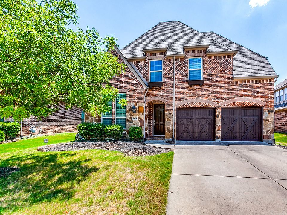 1st image of 2424 Balmoral Dr