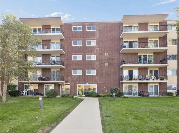 5300 Walnut Ave APT 10A, Downers Grove, IL 60515