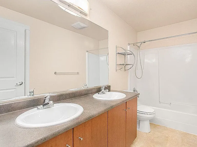 11303 NE 128th St #B302 — Photo 8