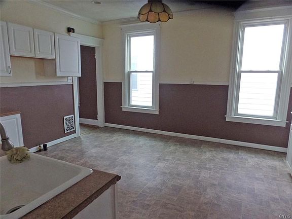 3rd image of 739 South St