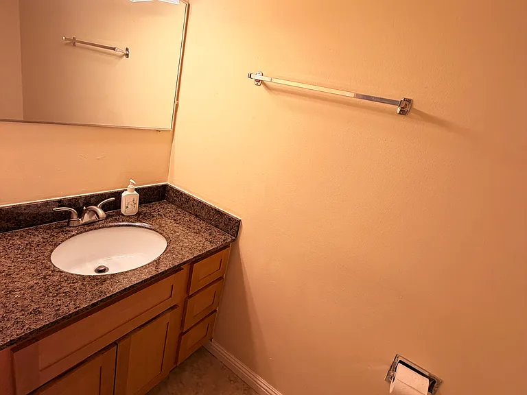 111B Ascot Ct — Photo 14