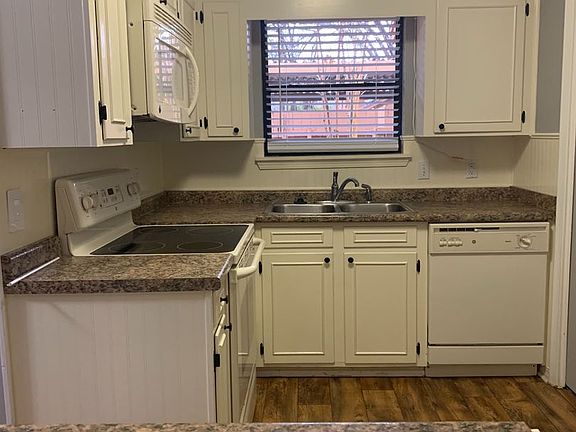 5th image of 3206 Eastwood Dr