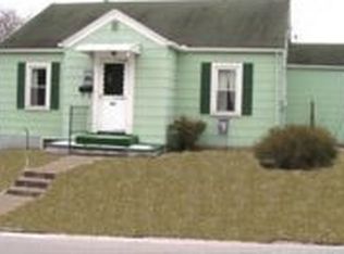 807 Campus Dr, Belpre, OH 45714