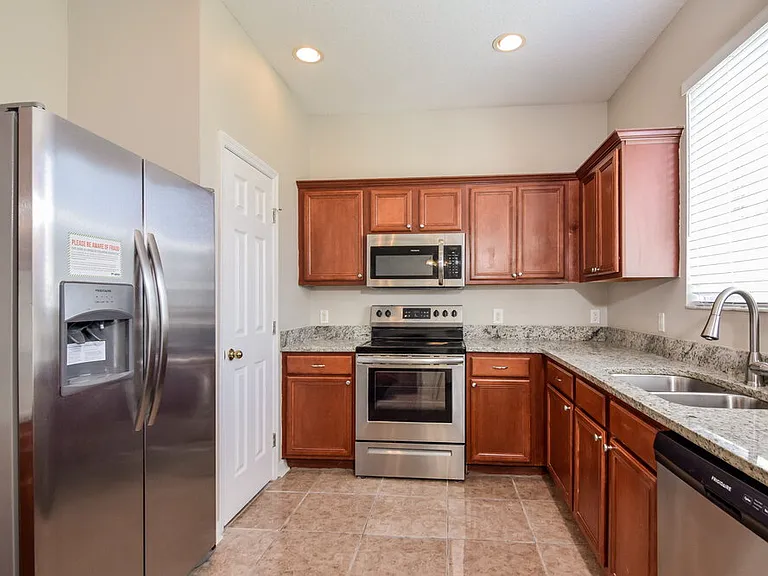 11813 Mango Groves Blvd — Photo 7