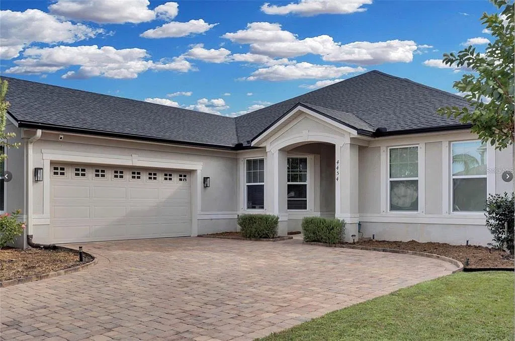 5 bed, 3.0 bath, 2270 sqft, $3,300 — Photo 1